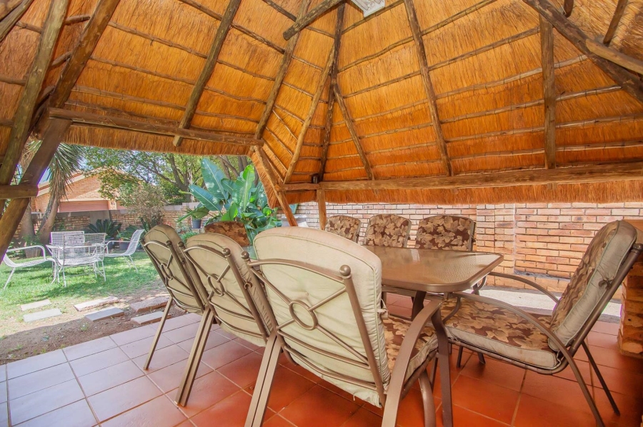 2 Bedroom Property for Sale in Honeydew Manor Gauteng