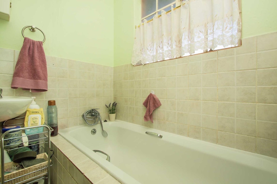 2 Bedroom Property for Sale in Honeydew Manor Gauteng