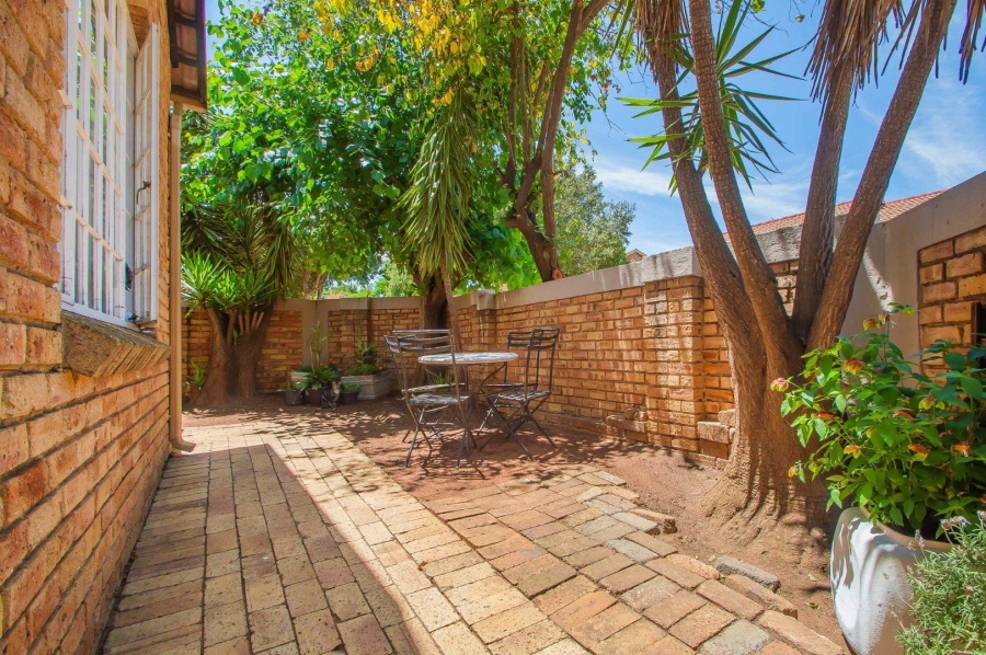 2 Bedroom Property for Sale in Honeydew Manor Gauteng
