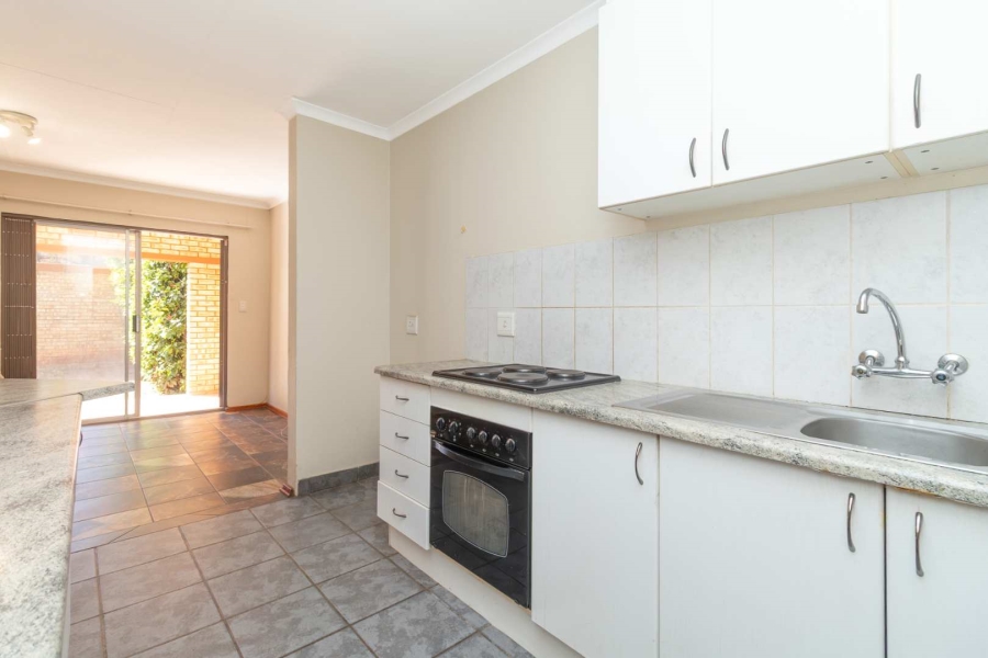 To Let 2 Bedroom Property for Rent in Wilgeheuwel Gauteng