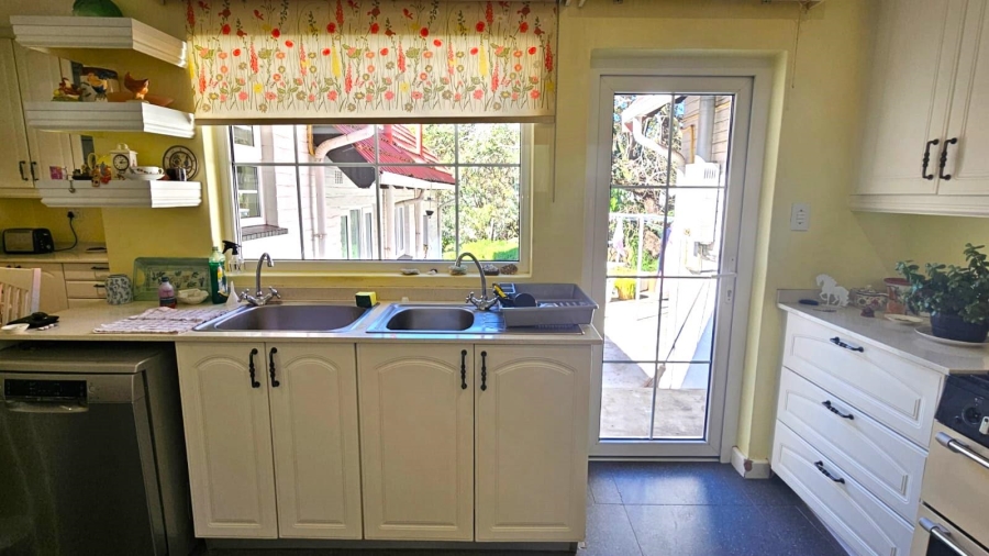 To Let 4 Bedroom Property for Rent in Bryanston Gauteng