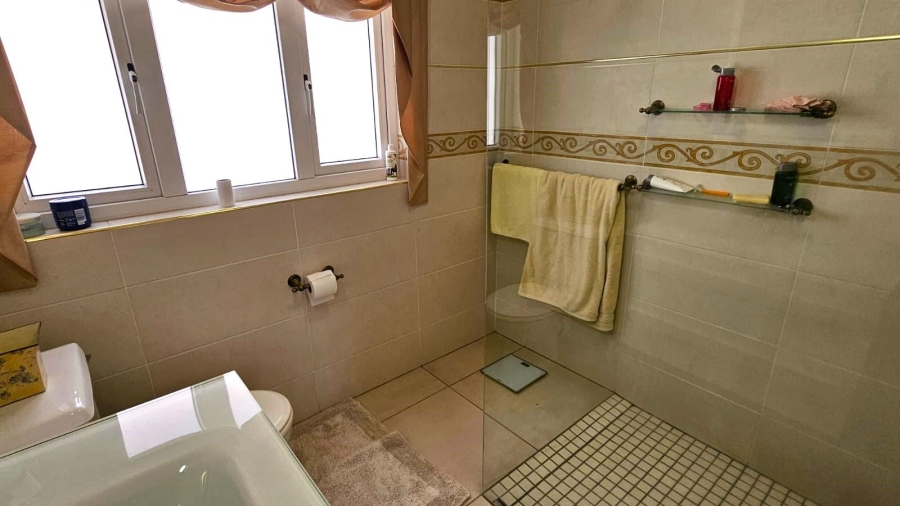 To Let 4 Bedroom Property for Rent in Bryanston Gauteng