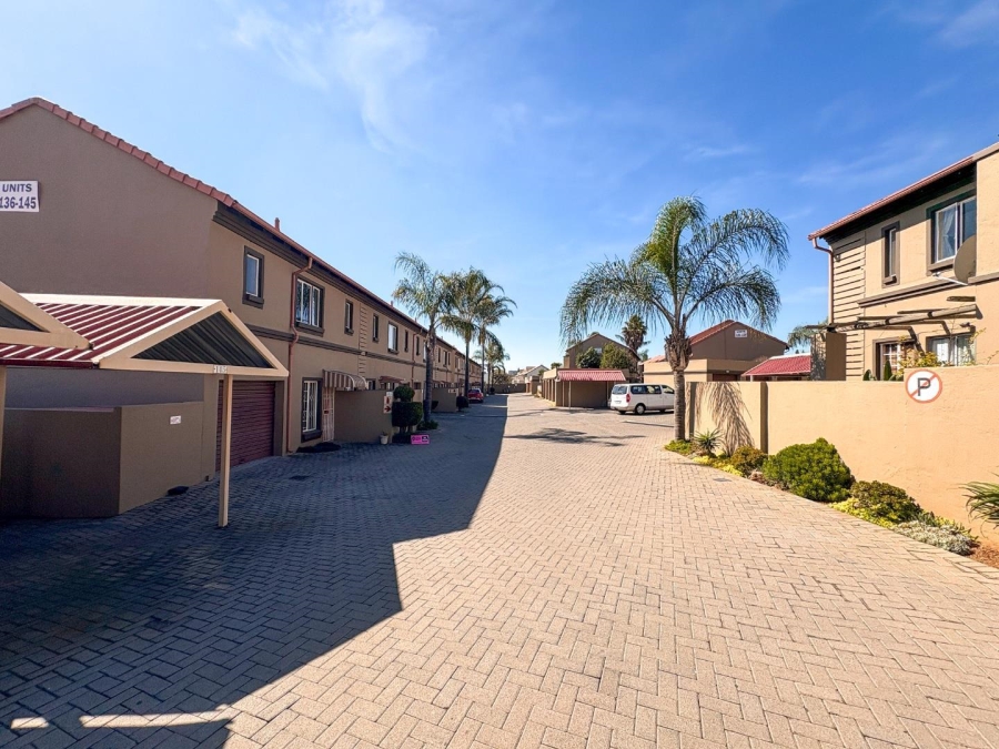 2 Bedroom Property for Sale in Eden Glen Gauteng