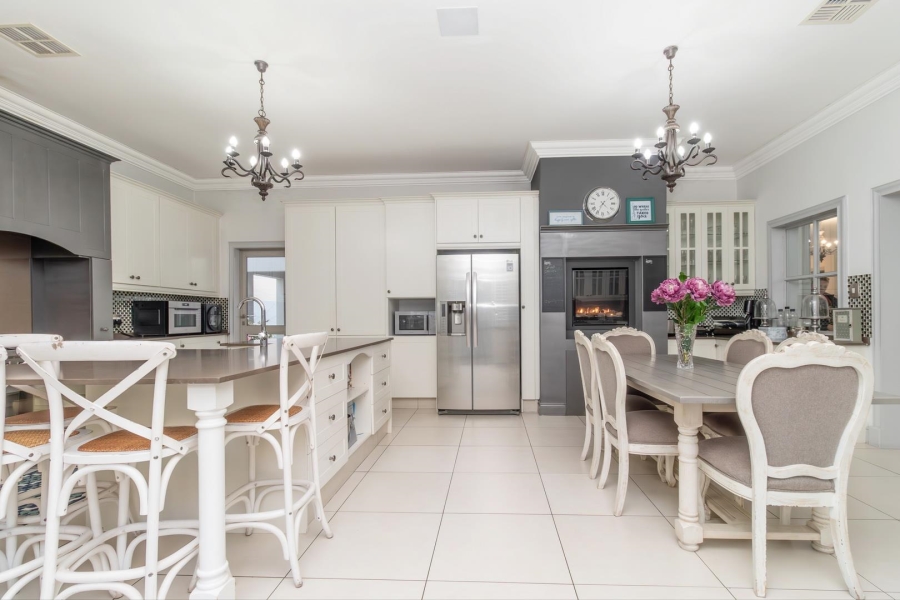 4 Bedroom Property for Sale in Waterfall Country Estate Gauteng