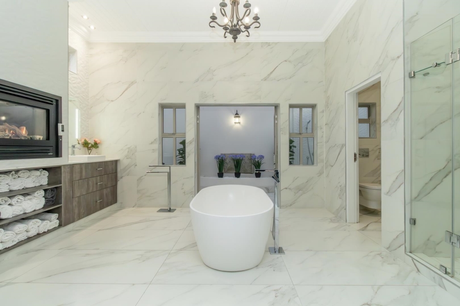 4 Bedroom Property for Sale in Waterfall Country Estate Gauteng