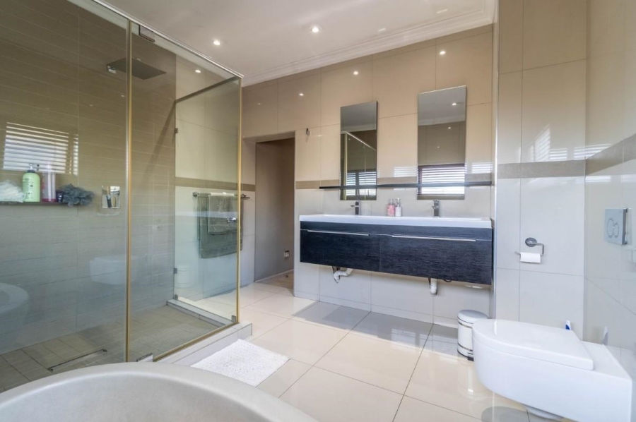 4 Bedroom Property for Sale in Eye of Africa Gauteng