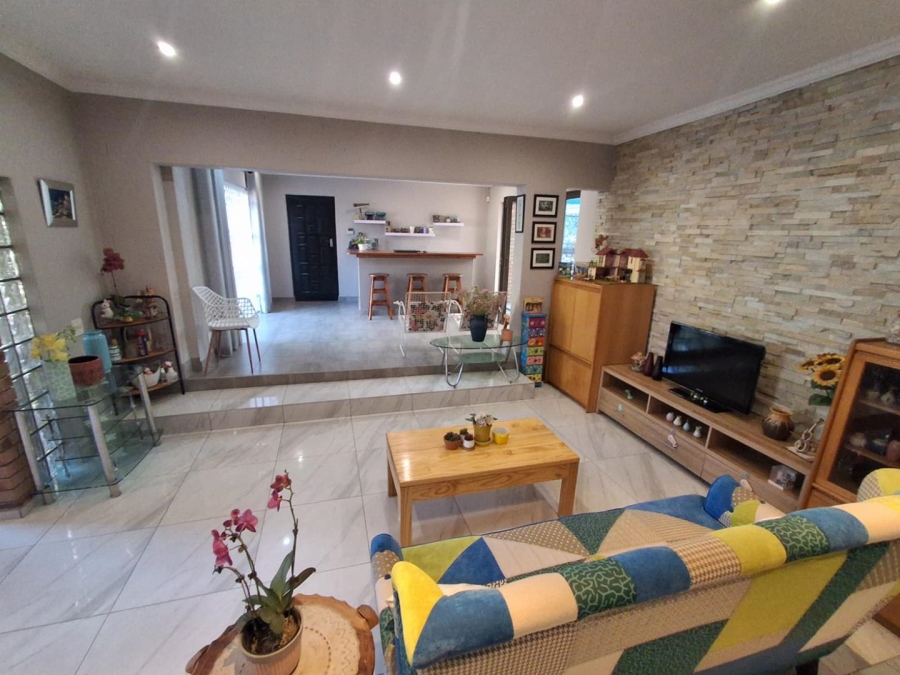4 Bedroom Property for Sale in Glenvista Gauteng