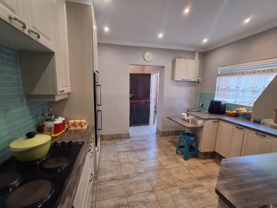 4 Bedroom Property for Sale in Glenvista Gauteng