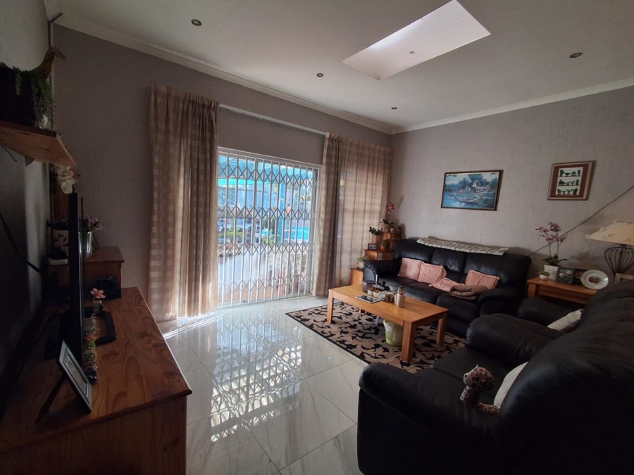 4 Bedroom Property for Sale in Glenvista Gauteng