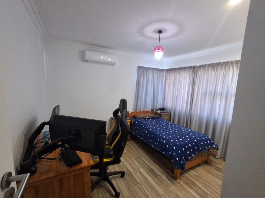 4 Bedroom Property for Sale in Glenvista Gauteng