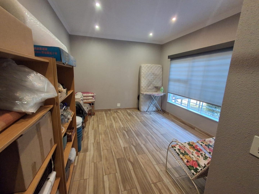 4 Bedroom Property for Sale in Glenvista Gauteng