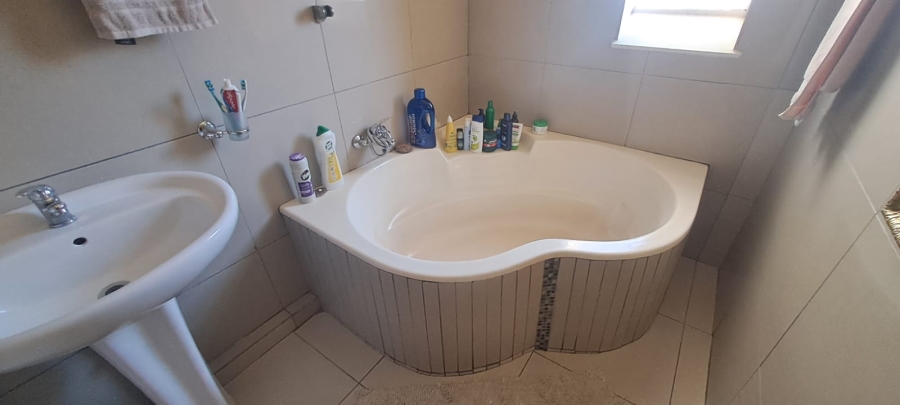 3 Bedroom Property for Sale in South Hills Gauteng