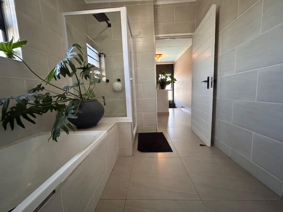 3 Bedroom Property for Sale in Meyersdal Gauteng