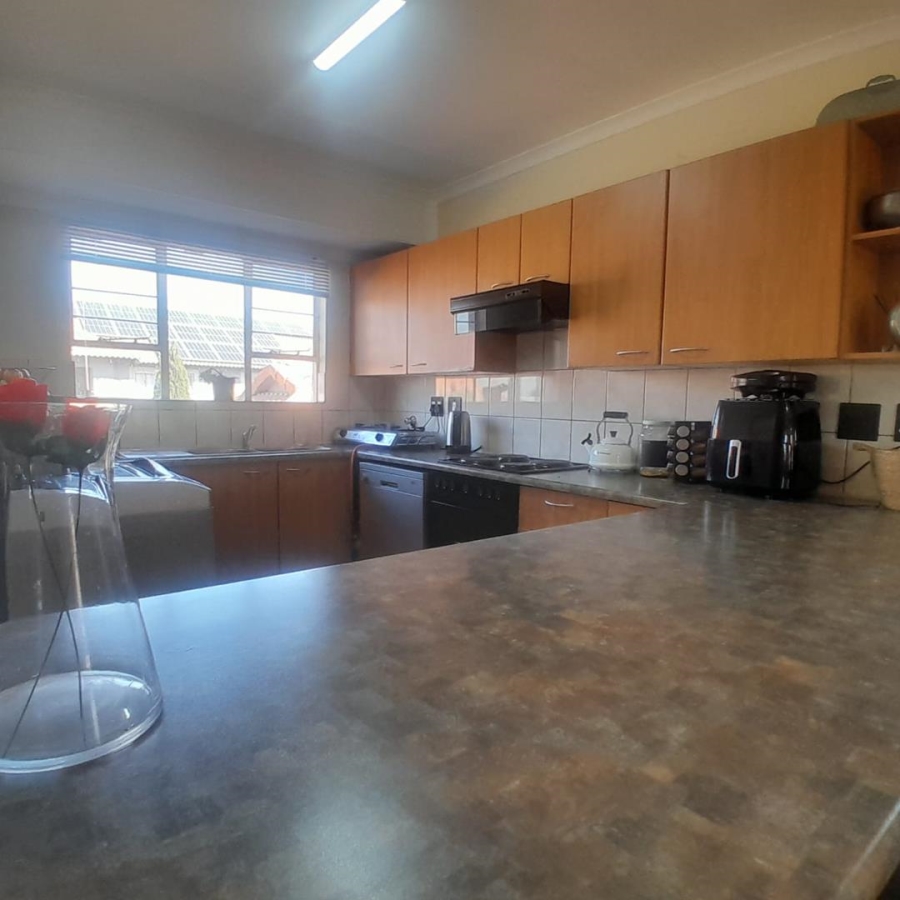 To Let 2 Bedroom Property for Rent in Van Dyk Park Gauteng