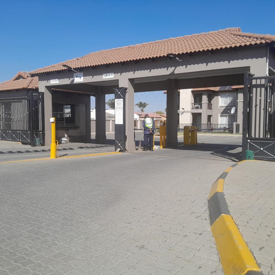 To Let 2 Bedroom Property for Rent in Van Dyk Park Gauteng