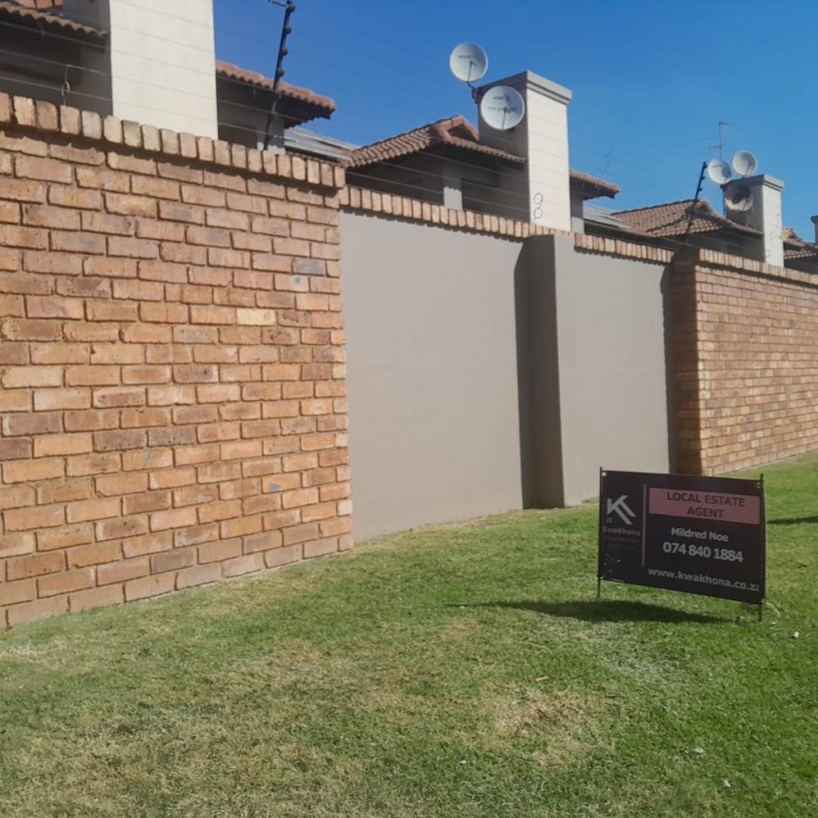 To Let 2 Bedroom Property for Rent in Van Dyk Park Gauteng