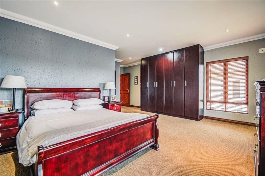 4 Bedroom Property for Sale in Van Riebeeck Park Gauteng