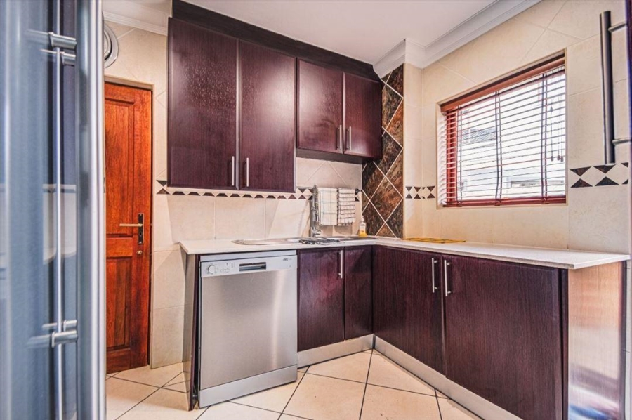 4 Bedroom Property for Sale in Van Riebeeck Park Gauteng