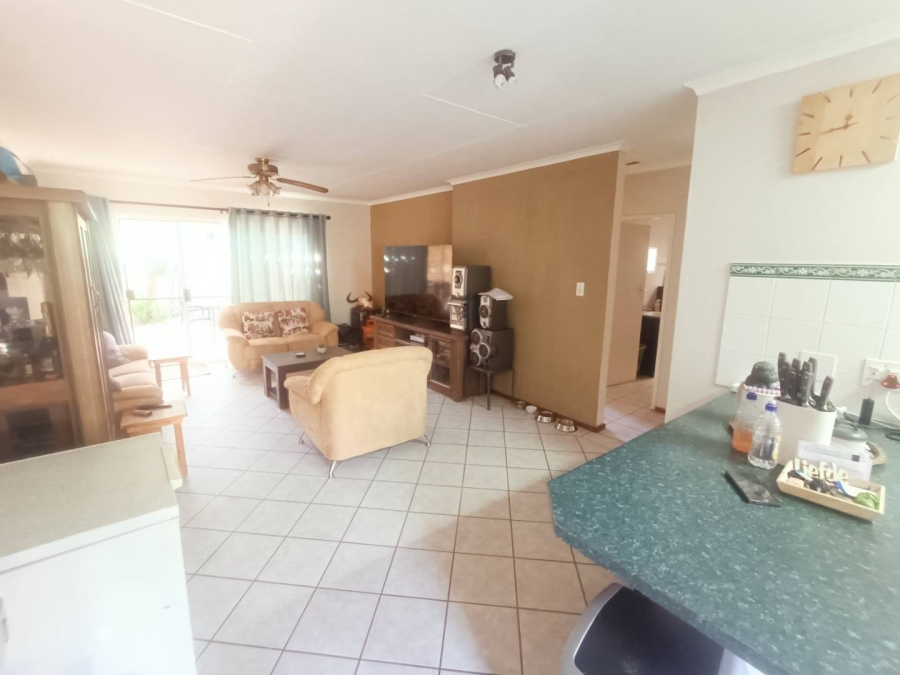 2 Bedroom Property for Sale in Die Hoewes Gauteng
