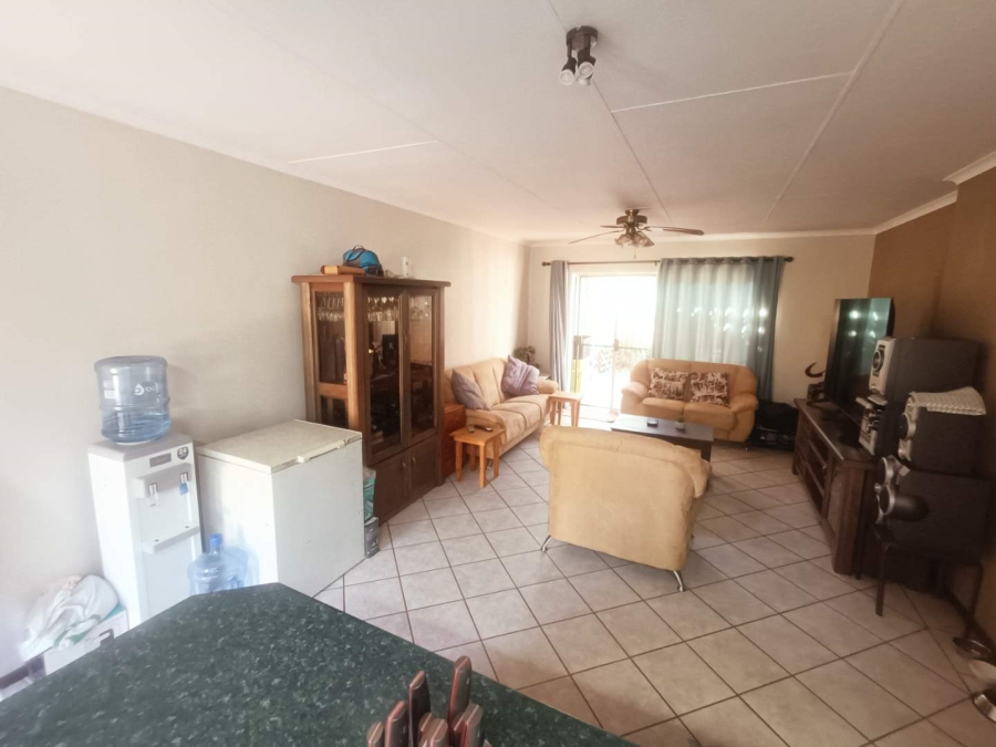 2 Bedroom Property for Sale in Die Hoewes Gauteng