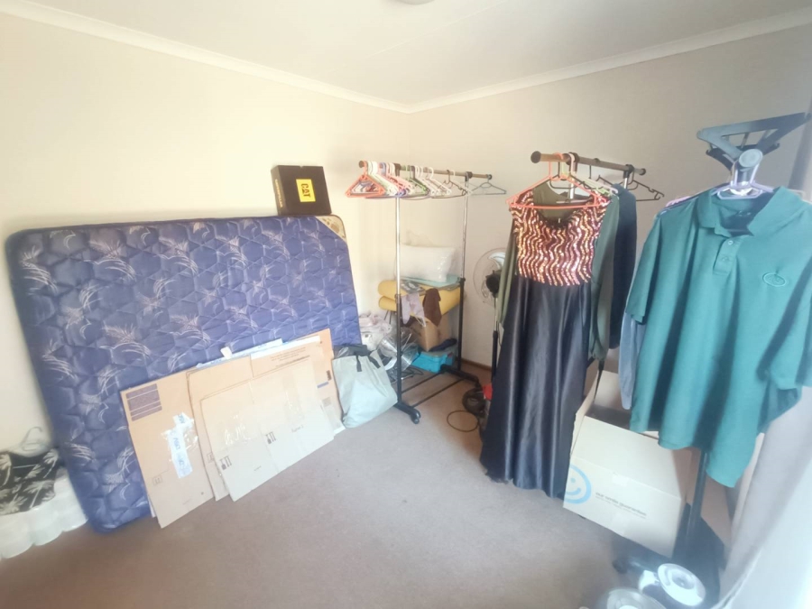 2 Bedroom Property for Sale in Die Hoewes Gauteng