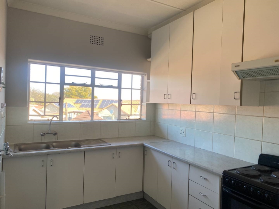 To Let 2 Bedroom Property for Rent in Monument Gauteng