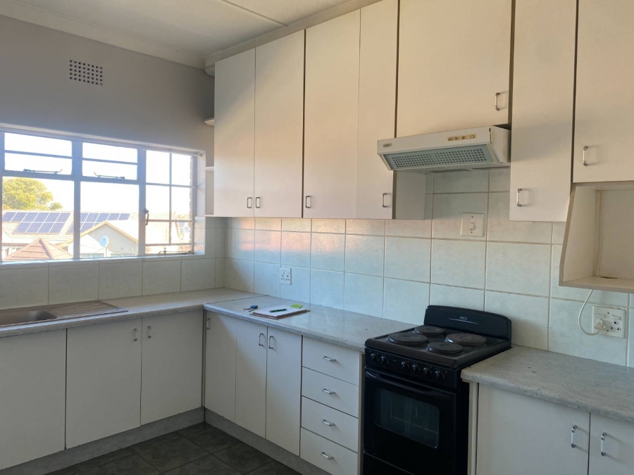 To Let 2 Bedroom Property for Rent in Monument Gauteng