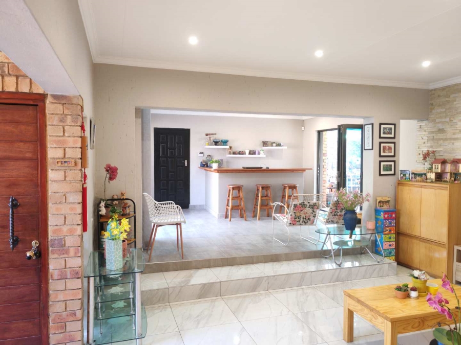 4 Bedroom Property for Sale in Glenvista Gauteng