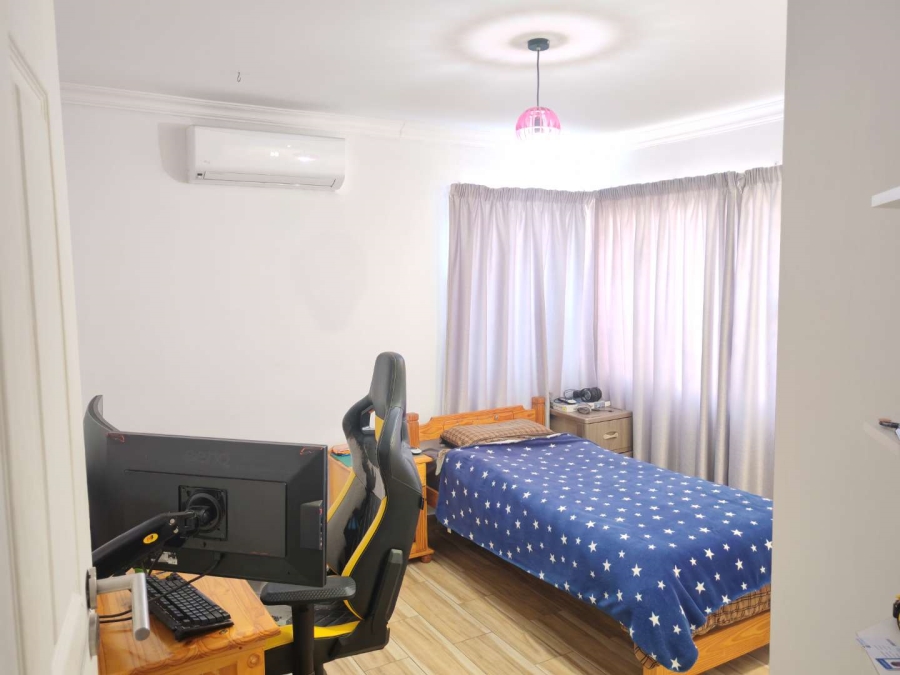 4 Bedroom Property for Sale in Glenvista Gauteng