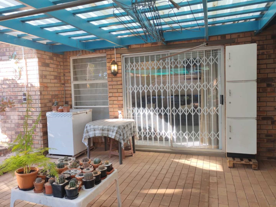 4 Bedroom Property for Sale in Glenvista Gauteng