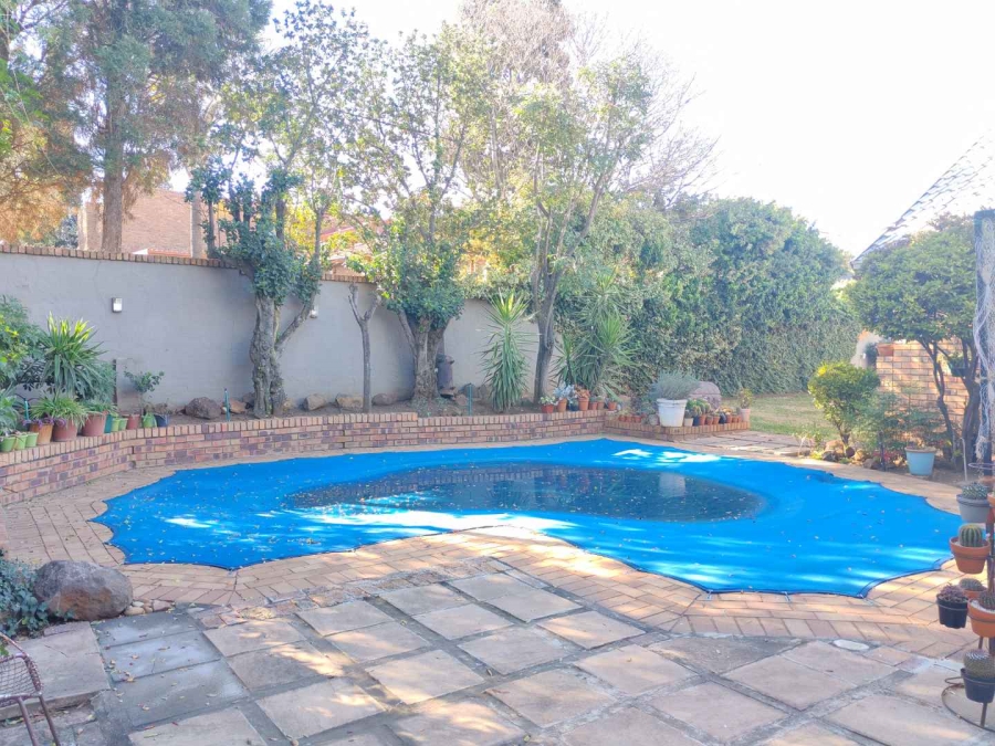 4 Bedroom Property for Sale in Glenvista Gauteng