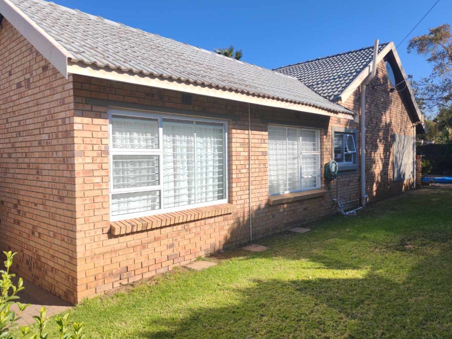 4 Bedroom Property for Sale in Glenvista Gauteng