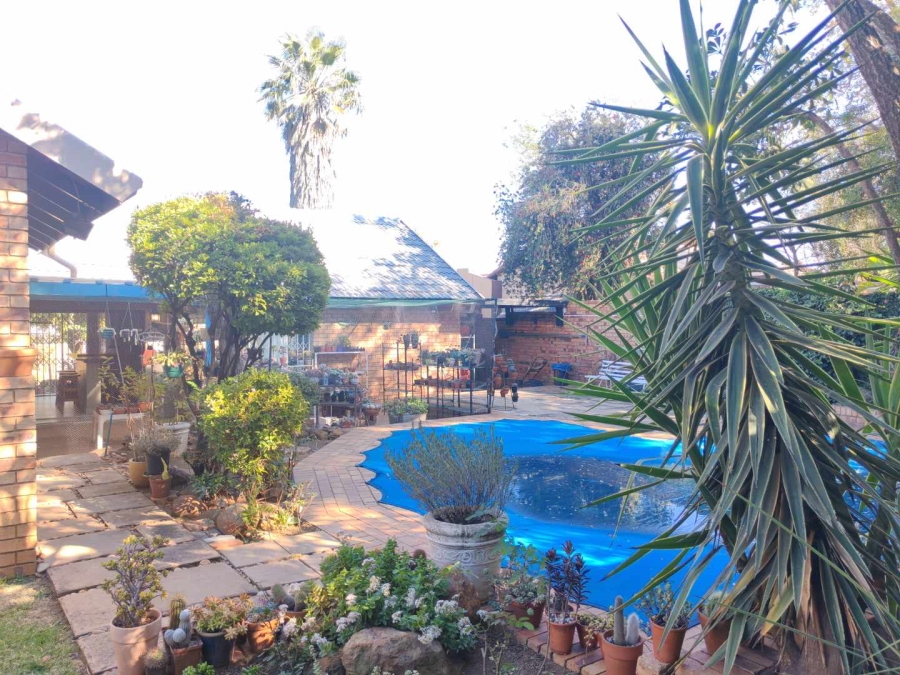 4 Bedroom Property for Sale in Glenvista Gauteng