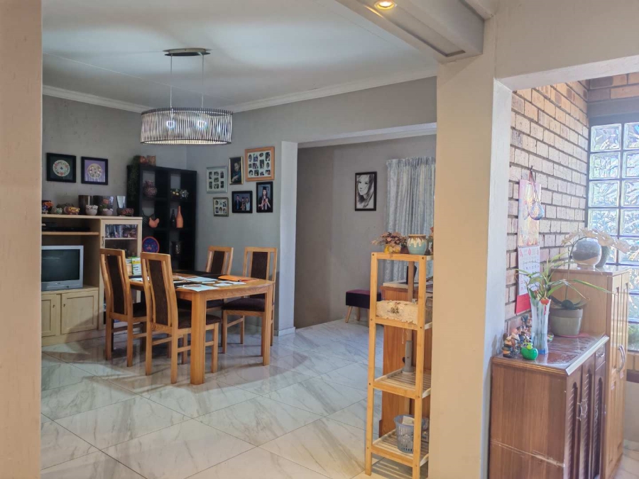 4 Bedroom Property for Sale in Glenvista Gauteng