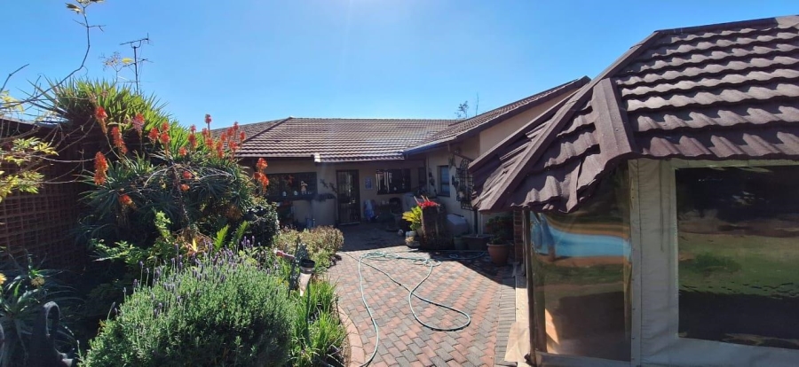 3 Bedroom Property for Sale in Raceview Gauteng