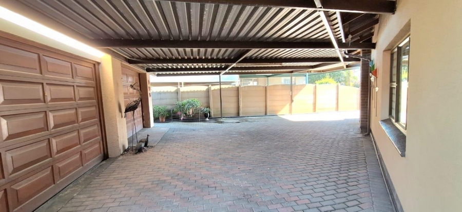 3 Bedroom Property for Sale in Raceview Gauteng
