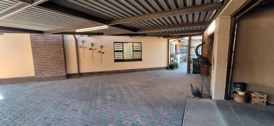 3 Bedroom Property for Sale in Raceview Gauteng