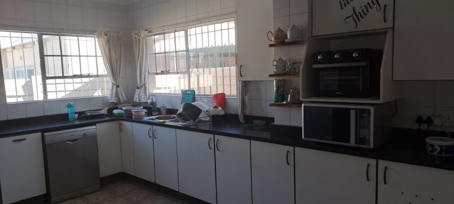 4 Bedroom Property for Sale in Brackendowns Gauteng
