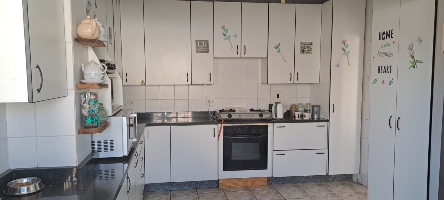 4 Bedroom Property for Sale in Brackendowns Gauteng