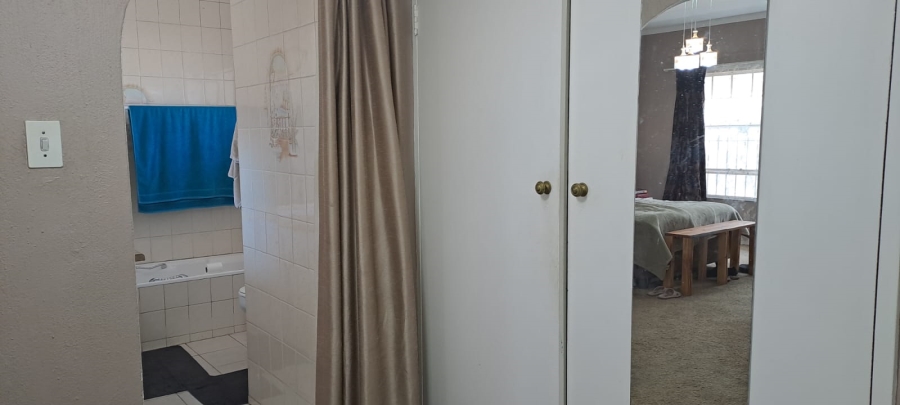 4 Bedroom Property for Sale in Brackendowns Gauteng