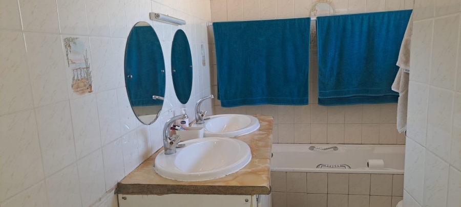 4 Bedroom Property for Sale in Brackendowns Gauteng