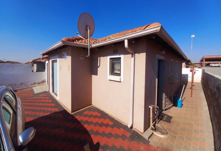3 Bedroom Property for Sale in Lotus Gardens Gauteng