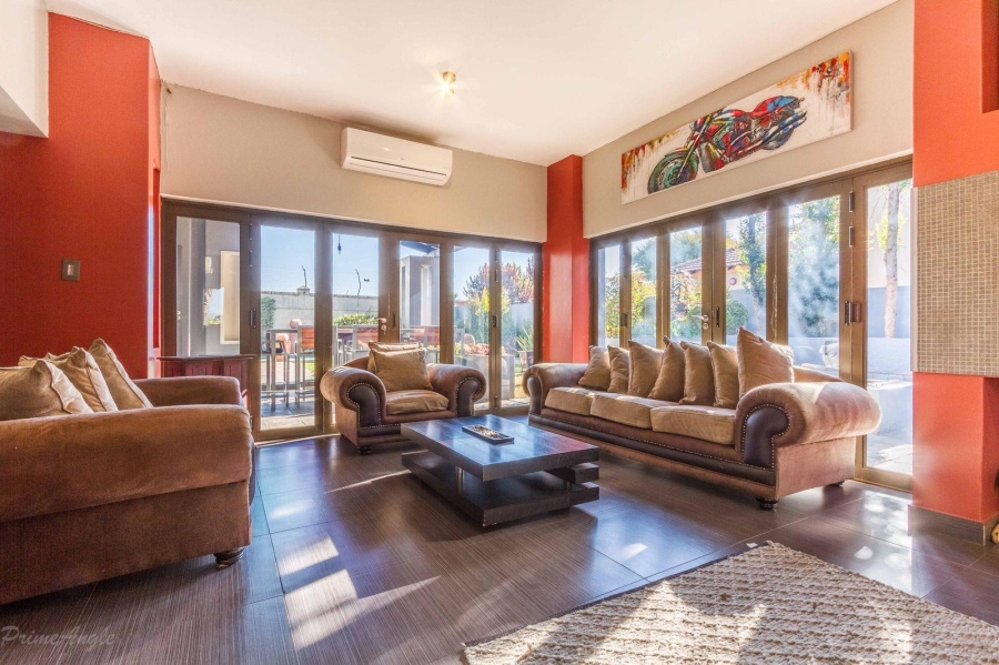 5 Bedroom Property for Sale in Silverwoods Country Estate Gauteng