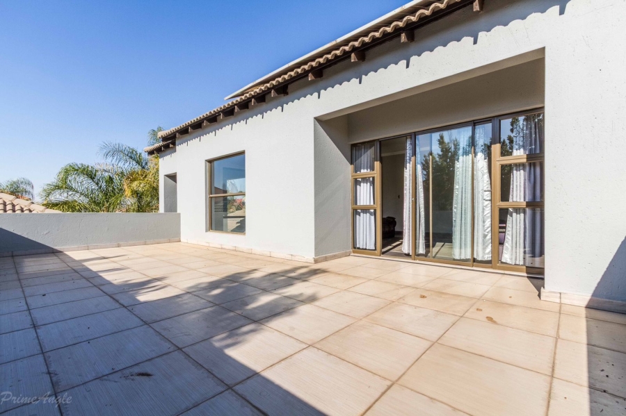 5 Bedroom Property for Sale in Silverwoods Country Estate Gauteng