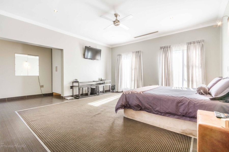 5 Bedroom Property for Sale in Silverwoods Country Estate Gauteng