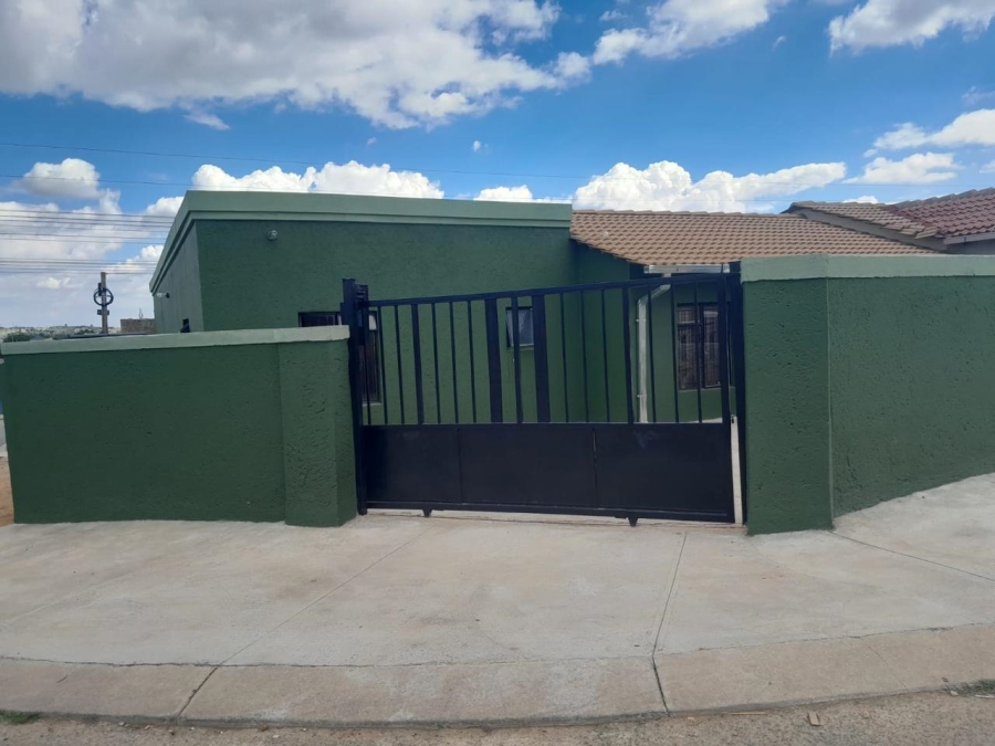 7 Bedroom Property for Sale in Olievenhoutbosch A H Gauteng