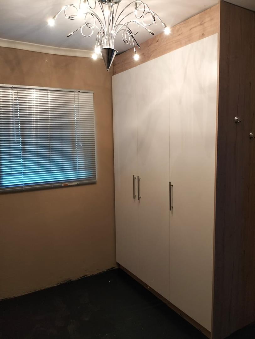 7 Bedroom Property for Sale in Olievenhoutbosch A H Gauteng