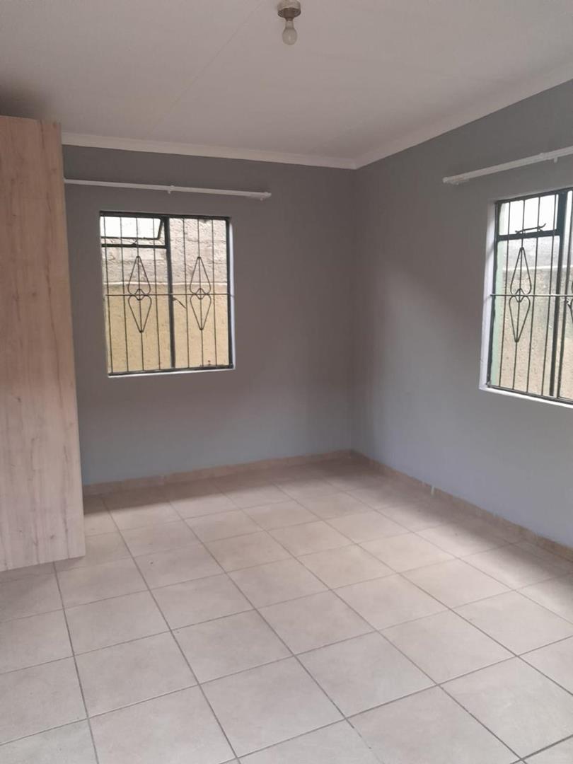 7 Bedroom Property for Sale in Olievenhoutbosch A H Gauteng