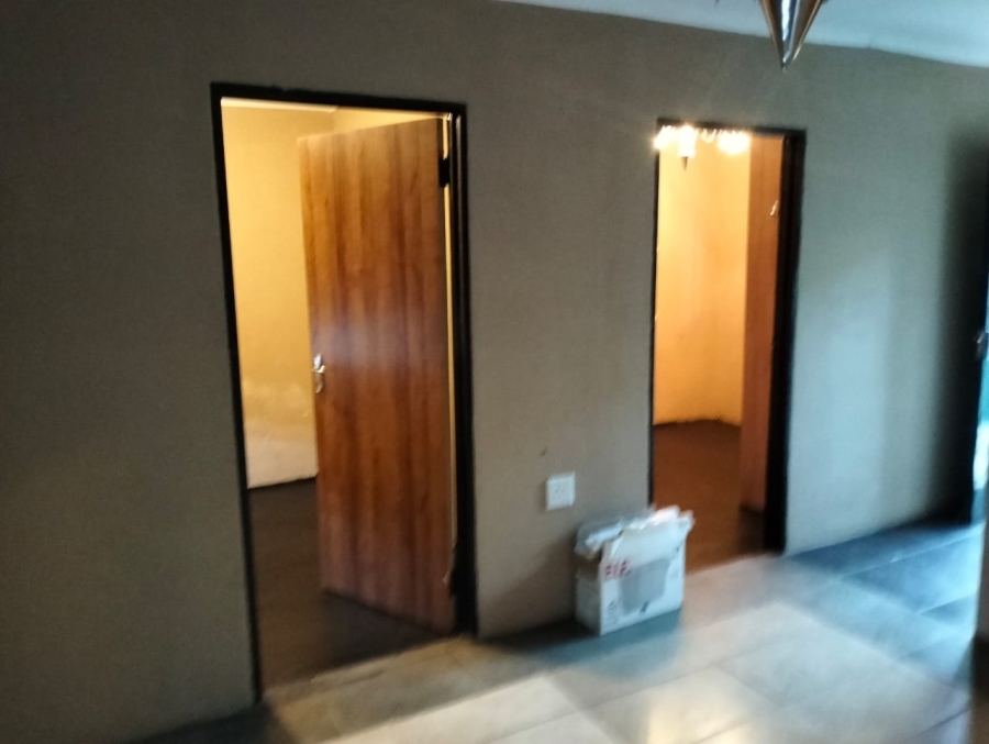 7 Bedroom Property for Sale in Olievenhoutbosch A H Gauteng