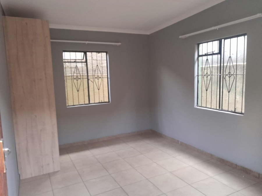 7 Bedroom Property for Sale in Olievenhoutbosch A H Gauteng